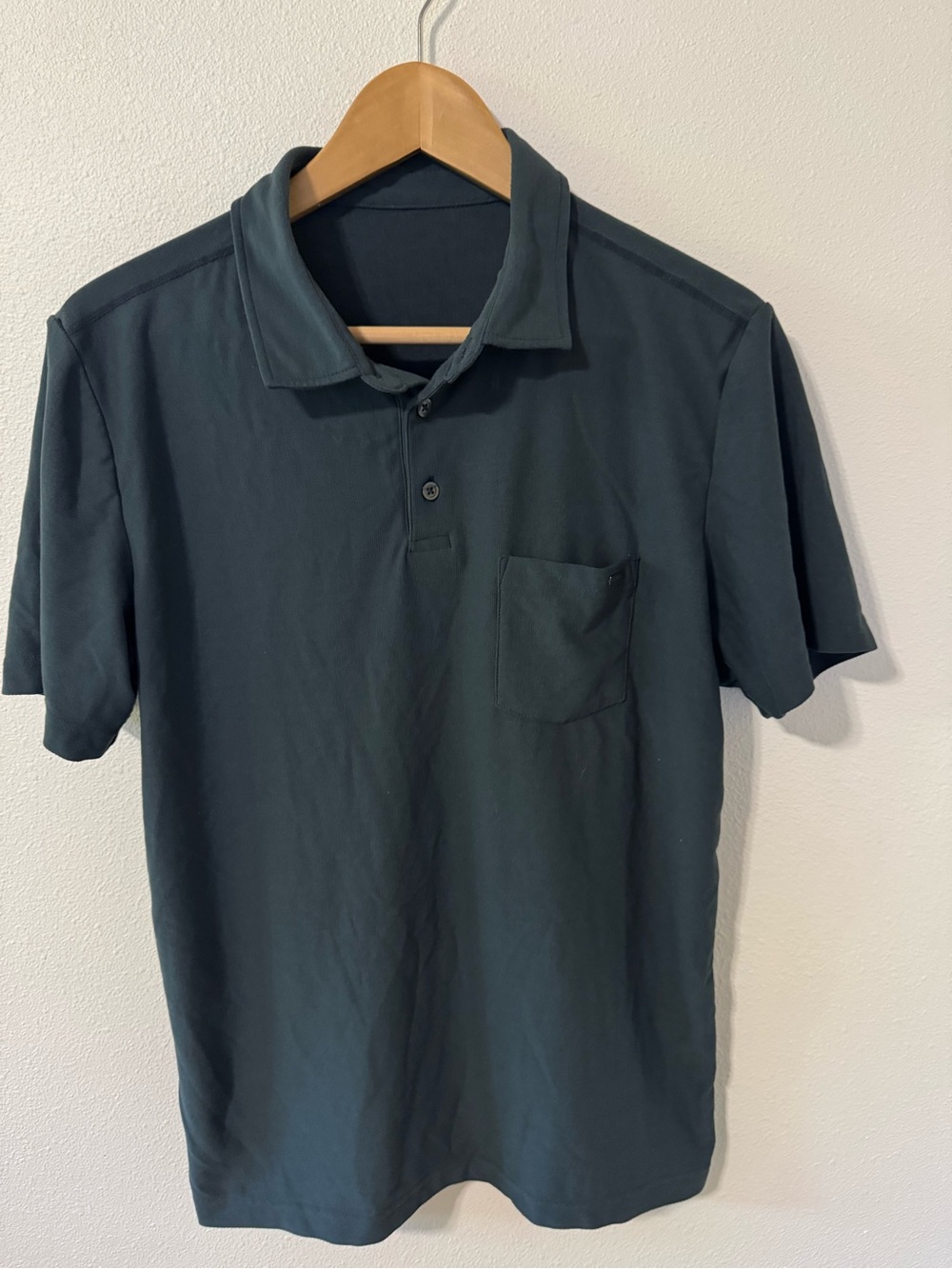 Vuori Ace Polo Ink Blue Short Sleeve Preppy Athleisure Golf Business Casual-M